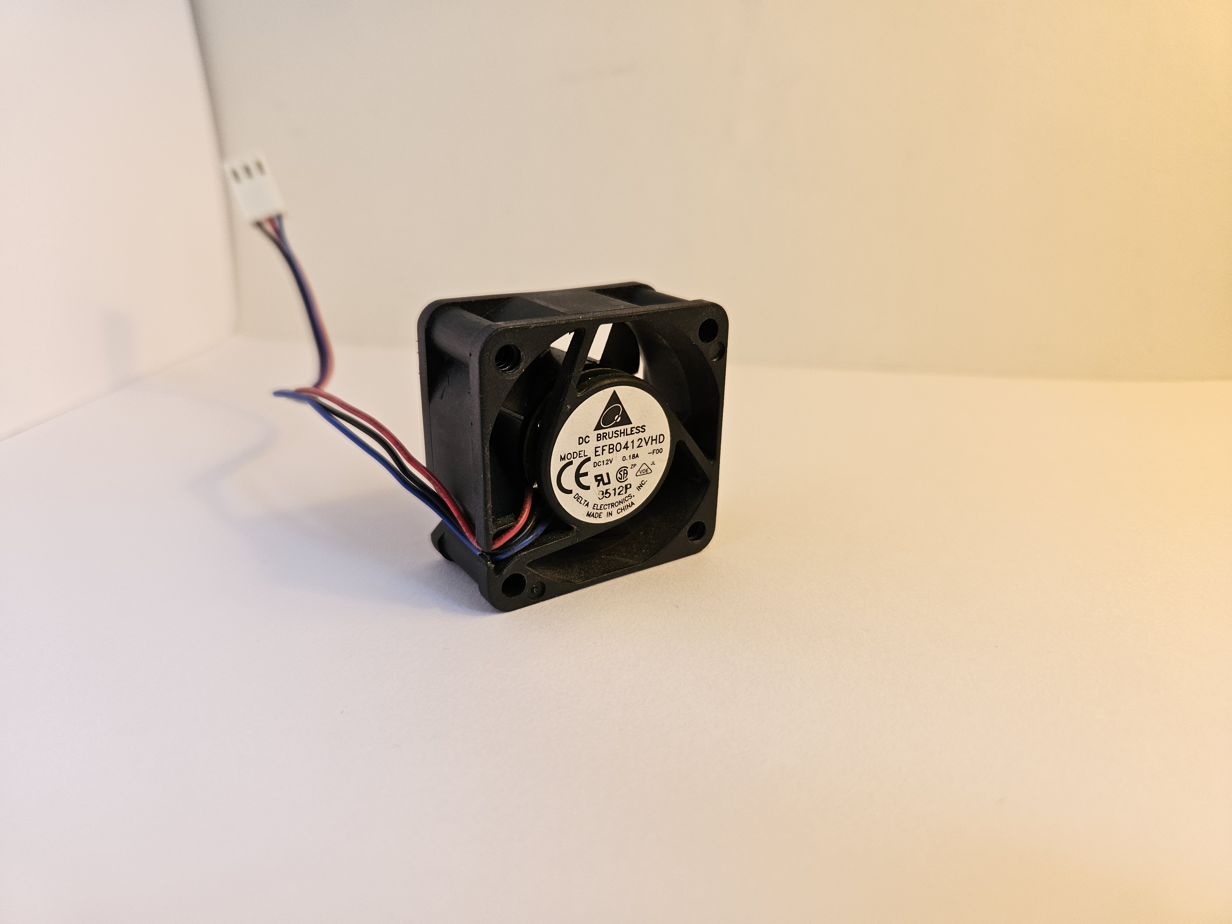 Sun V100 40×40 mm 12 V fan